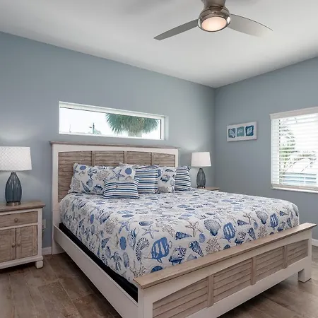 233 Delmar Avenue - Beautiful Private Pool Home Home